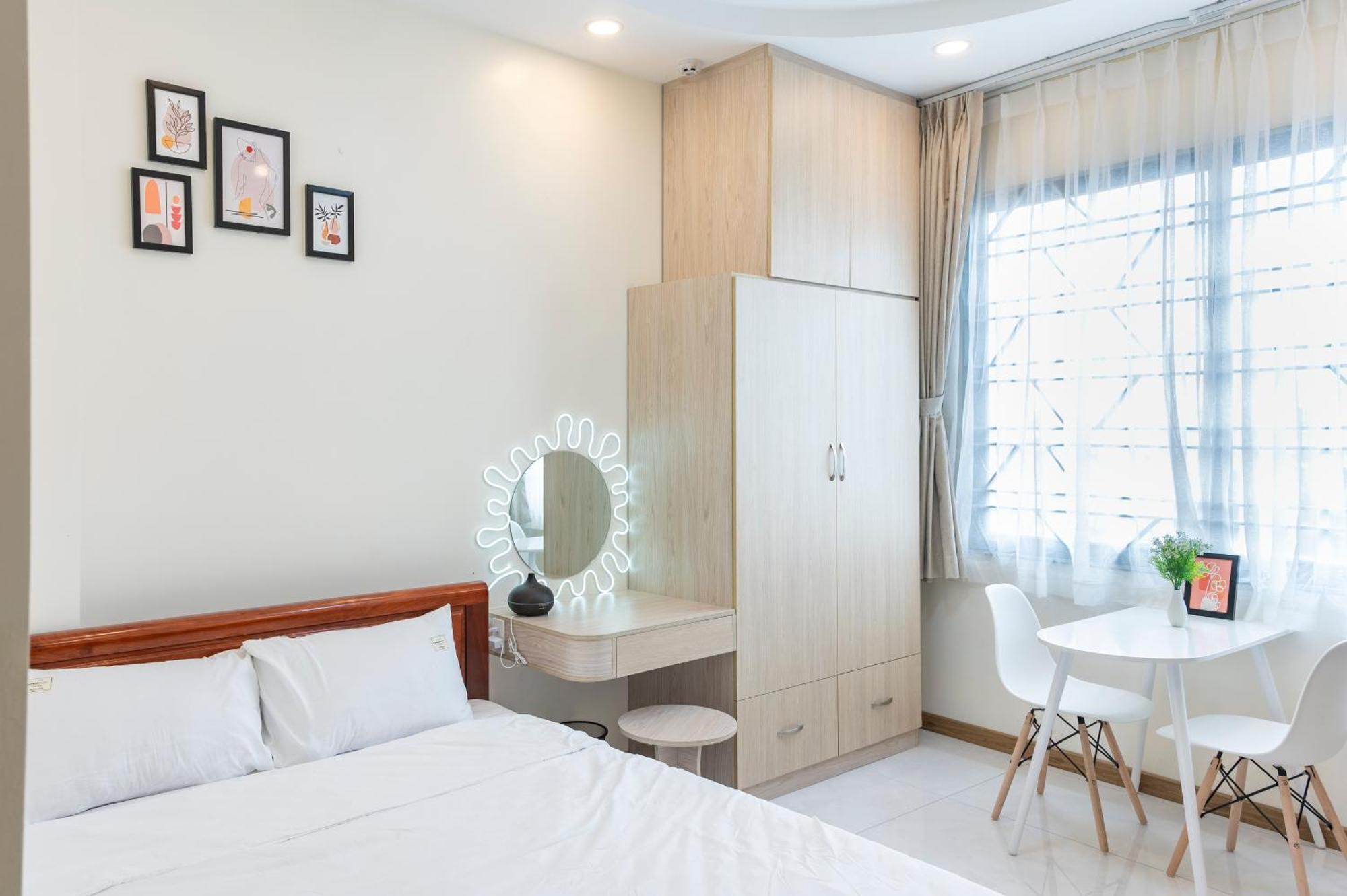 Apartment Brand New 1br Private, Sleek & Cozy Spot Ho Chi Minh City