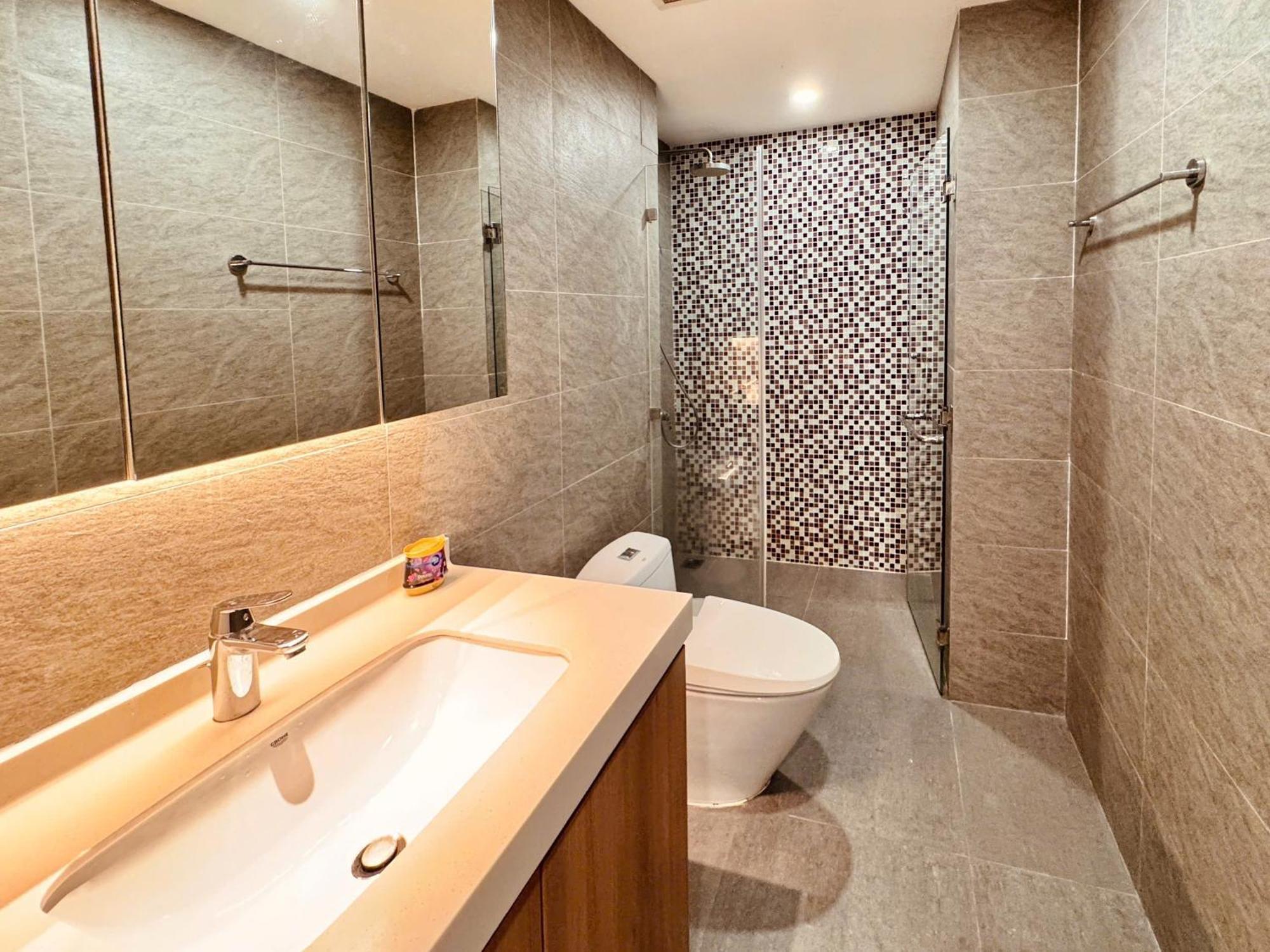 Super Cozy & Quiet Apartment, 1br Republic Plaza Apartment *
