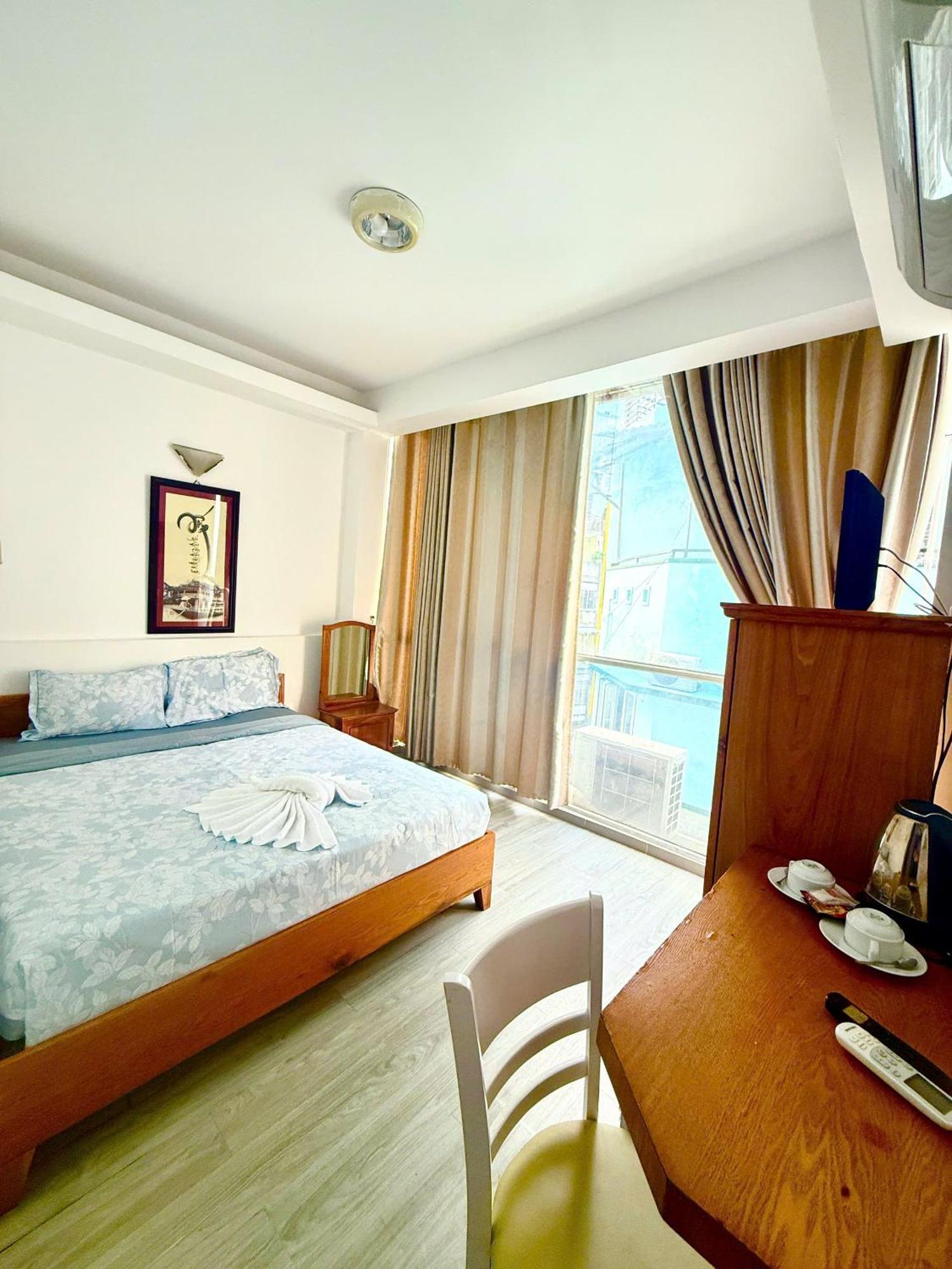 Line Hotel Bandar Ho Chi Minh