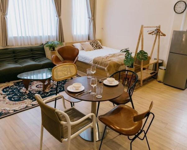 Duplex Near D1 With Floor To Ceiling Window Apartment