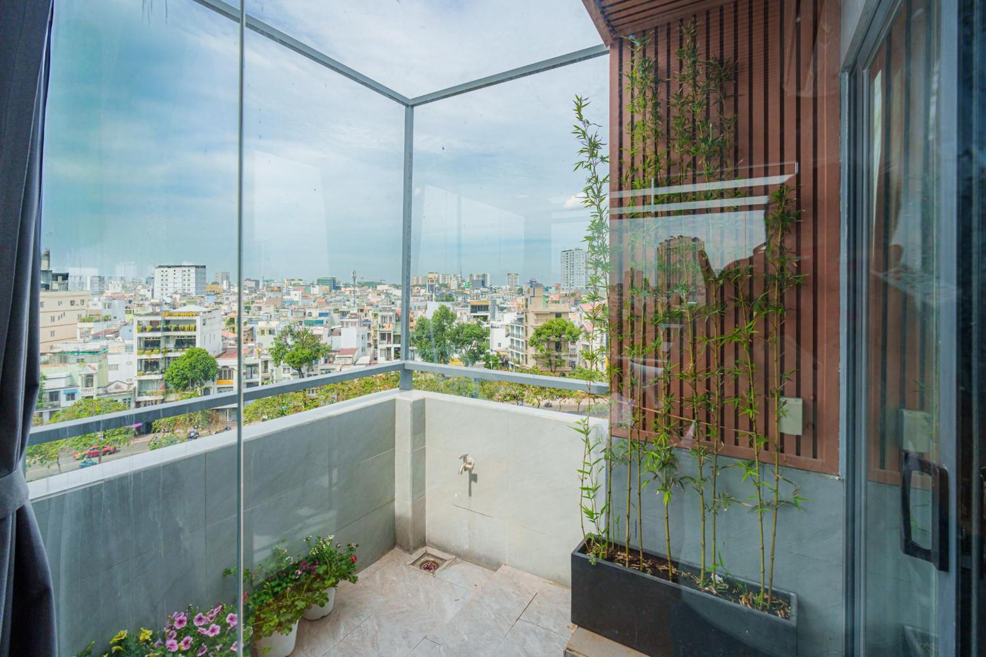 Apartment 2br With A Fabulous Canal View Ho Chi Minh City