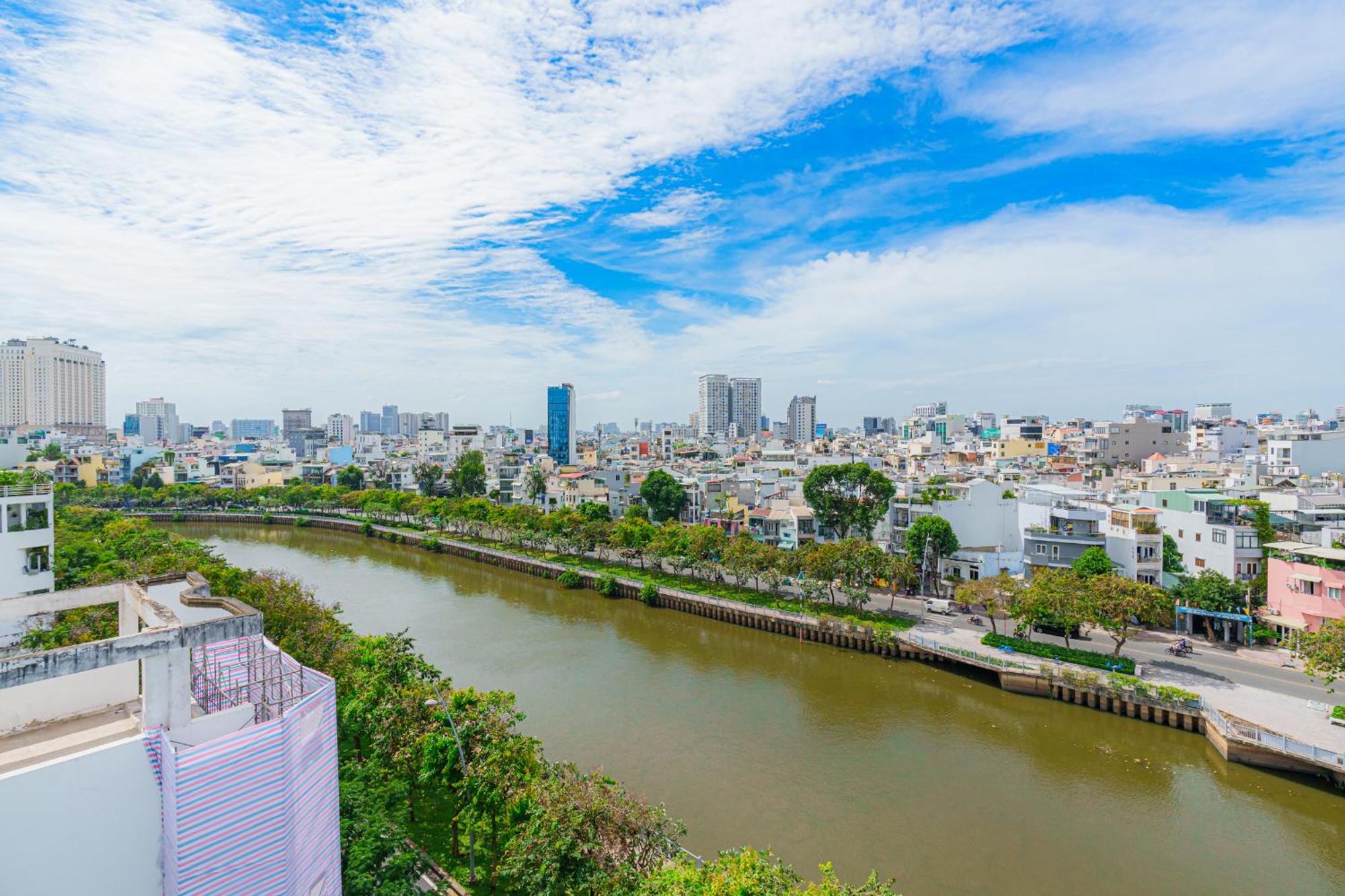2br With A Fabulous Canal View * Ho Chi Minh City