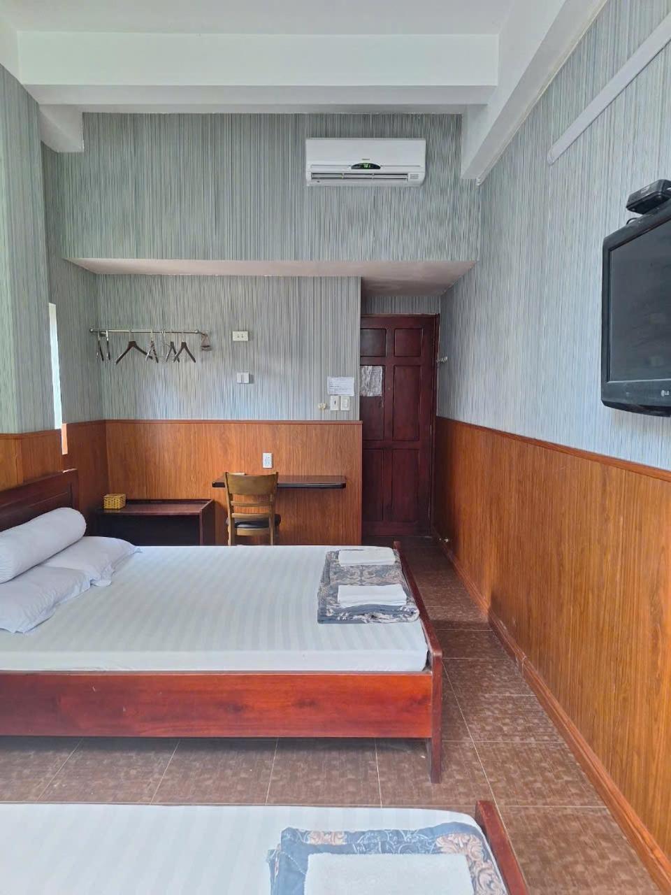 Khách sạn An *