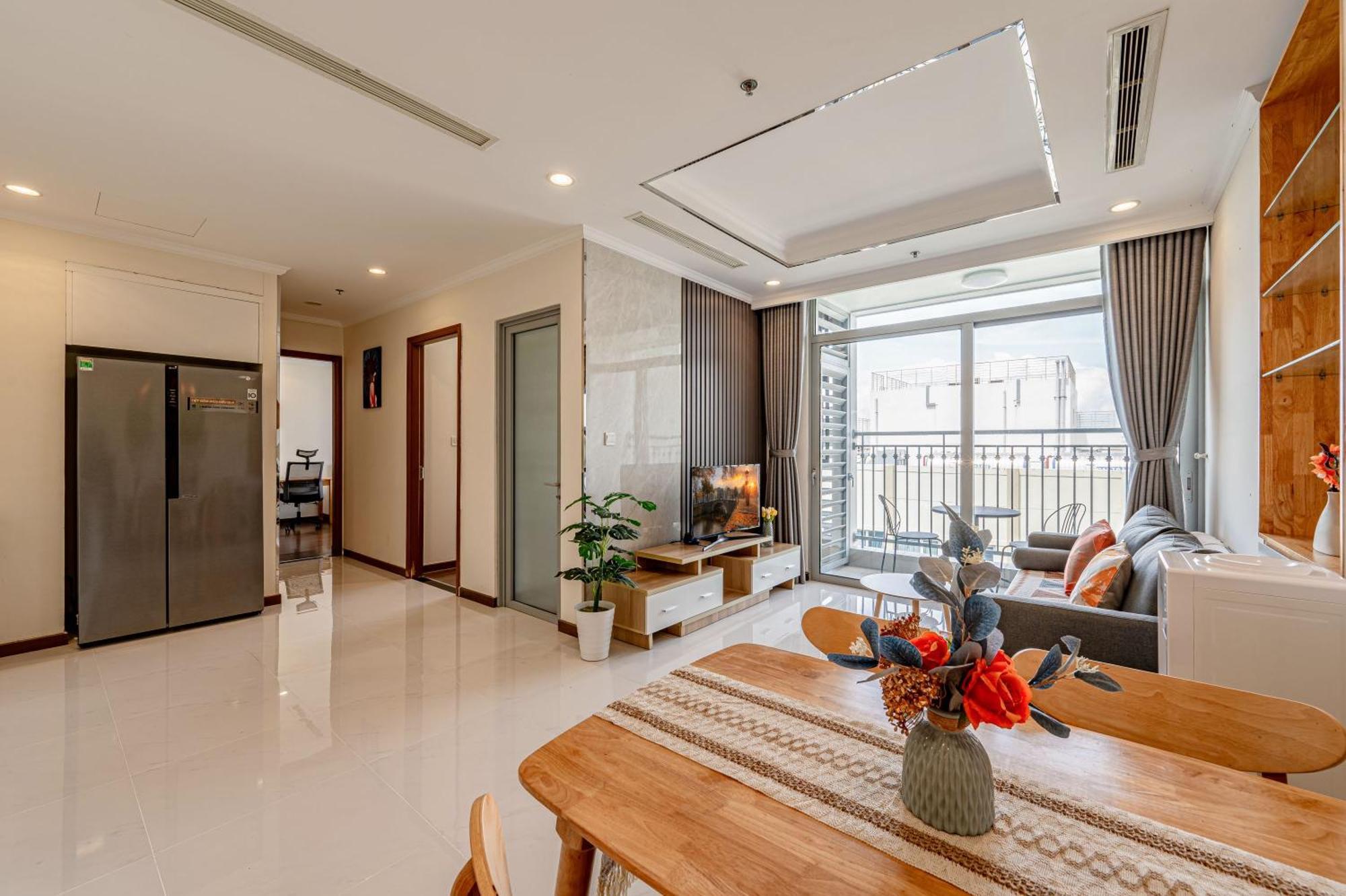Vinhomes Saigon Romantic Apartment