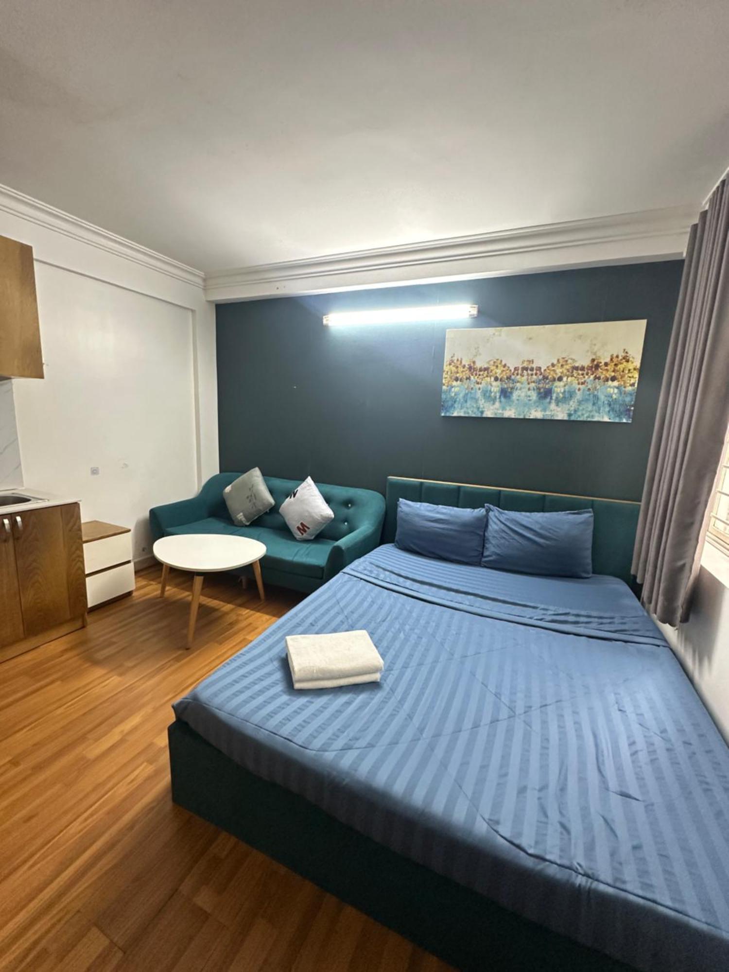 Sunny Romantic Saigon Apartment
