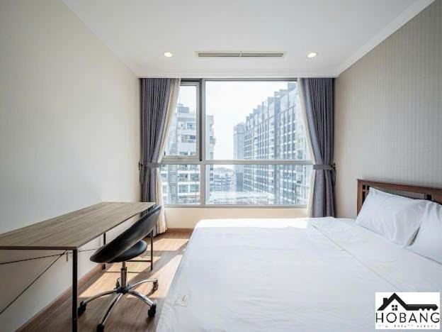 Alex's Luxe Retreat Apartment