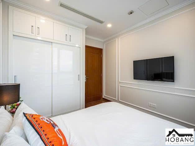Alex's Luxe Retreat Apartment