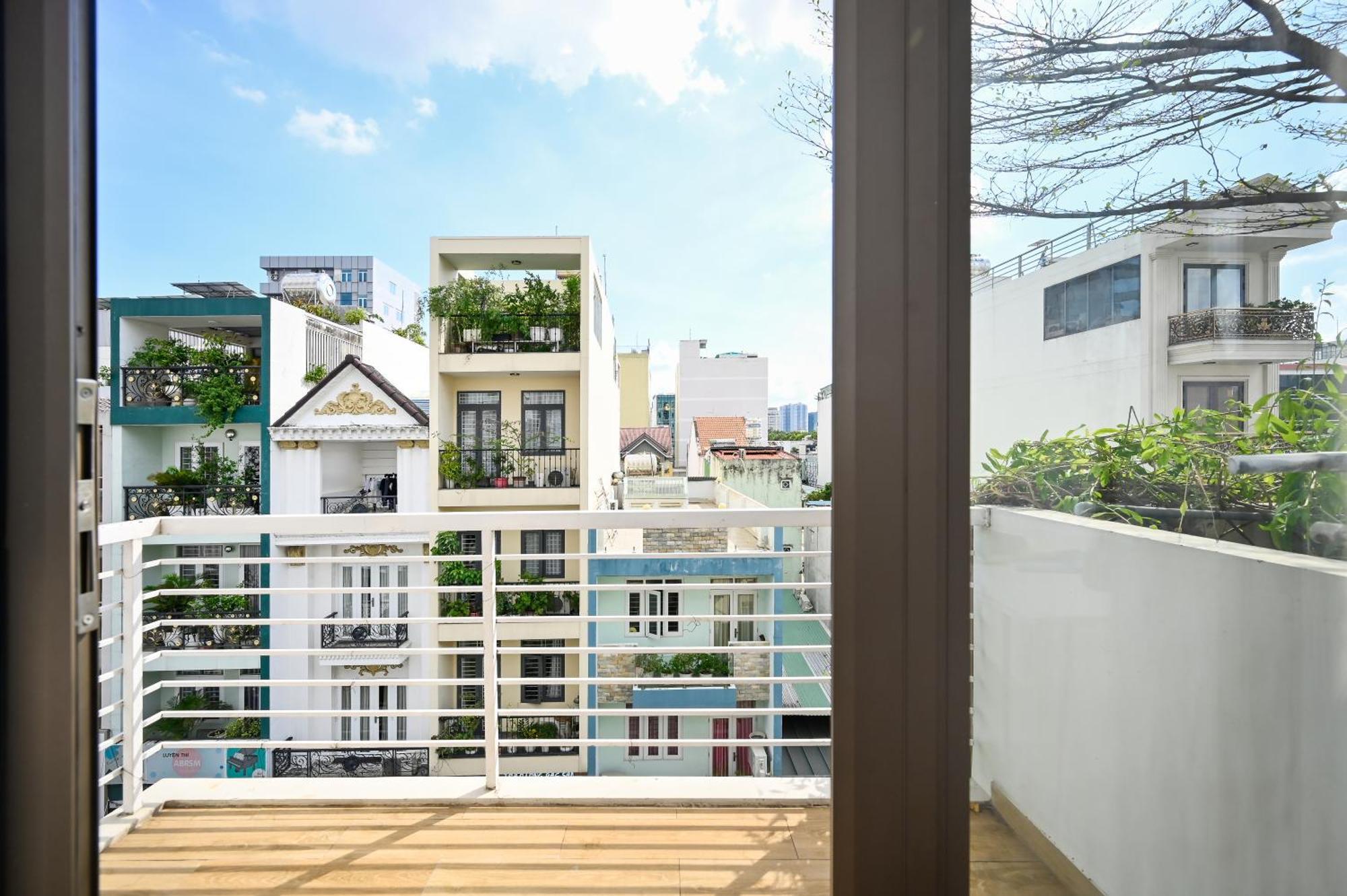 Apartment 79 In Center With Parking Ho Chi Minh City