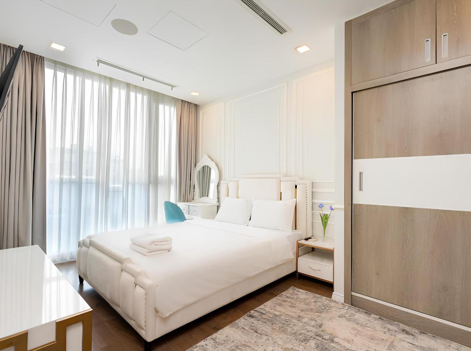 Landmark Saigon Building Apartment *
