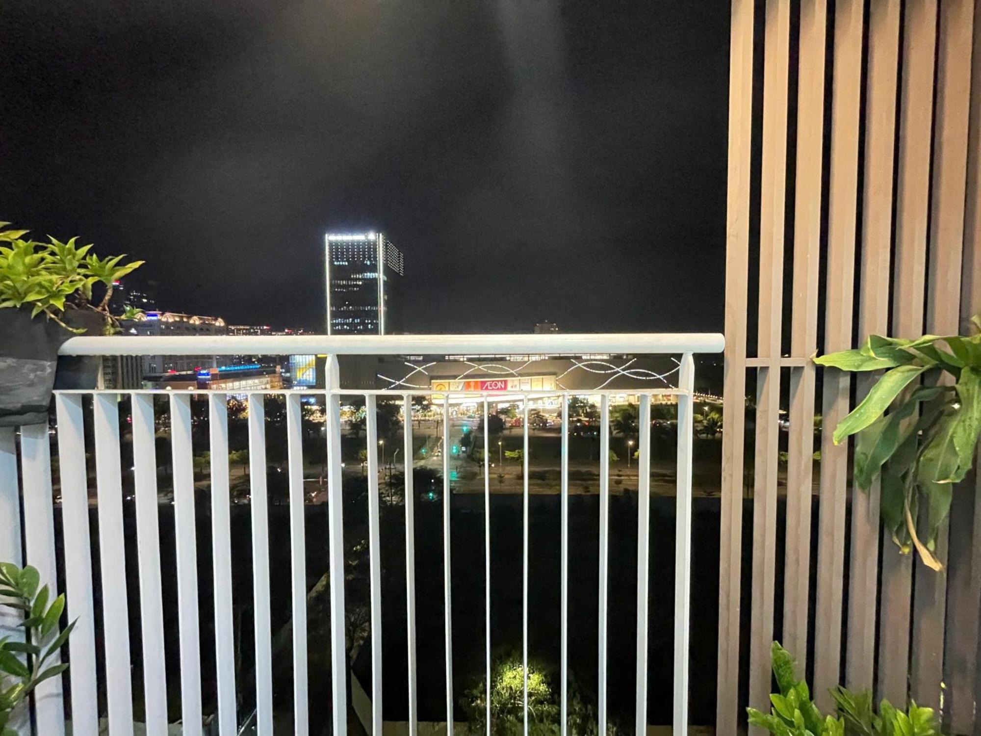 Cozy 3-br In The Center Of District 7 Apartment