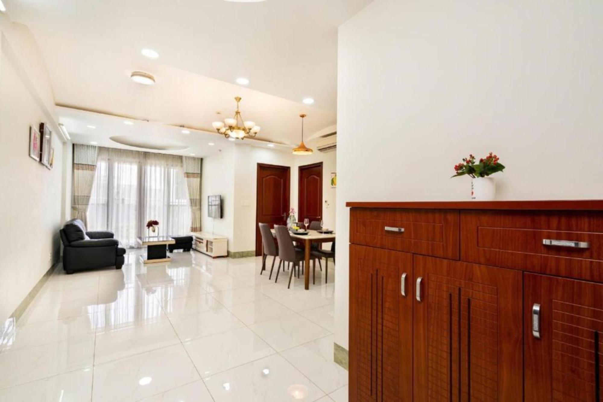 Cozy 3-br In The Center Of District 7 * Ho Chi Minh City
