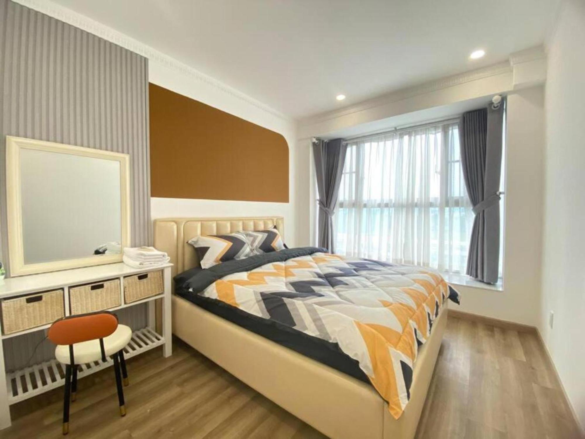 Cozy 3-br In The Center Of District 7 Apartment *