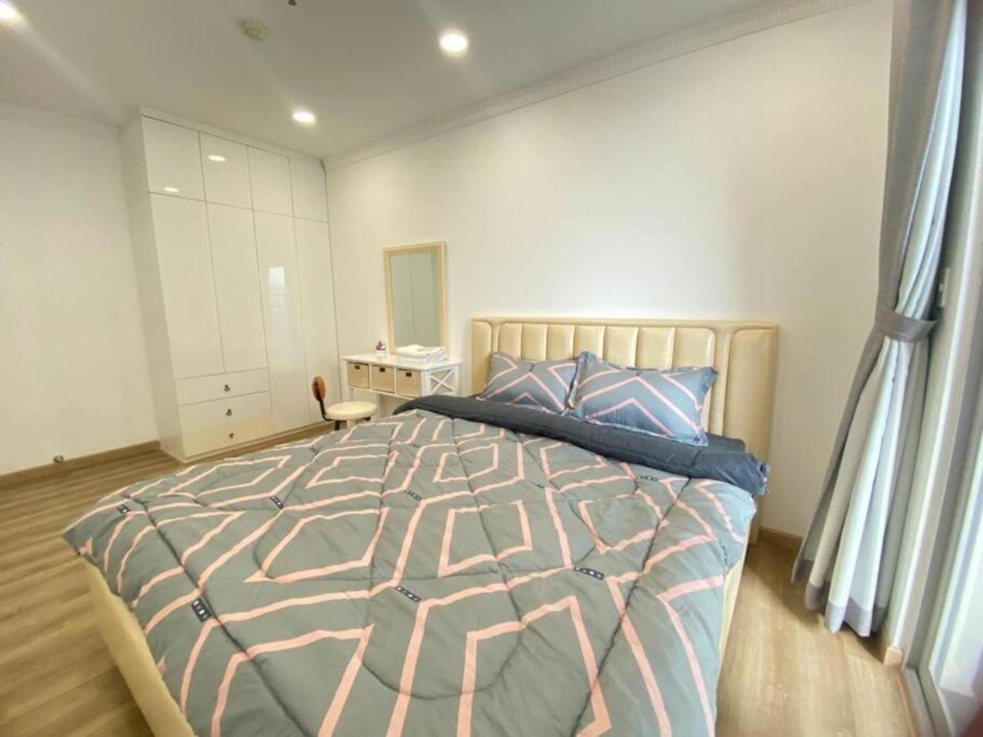 Cozy 3-br In The Center Of District 7 Apartment *