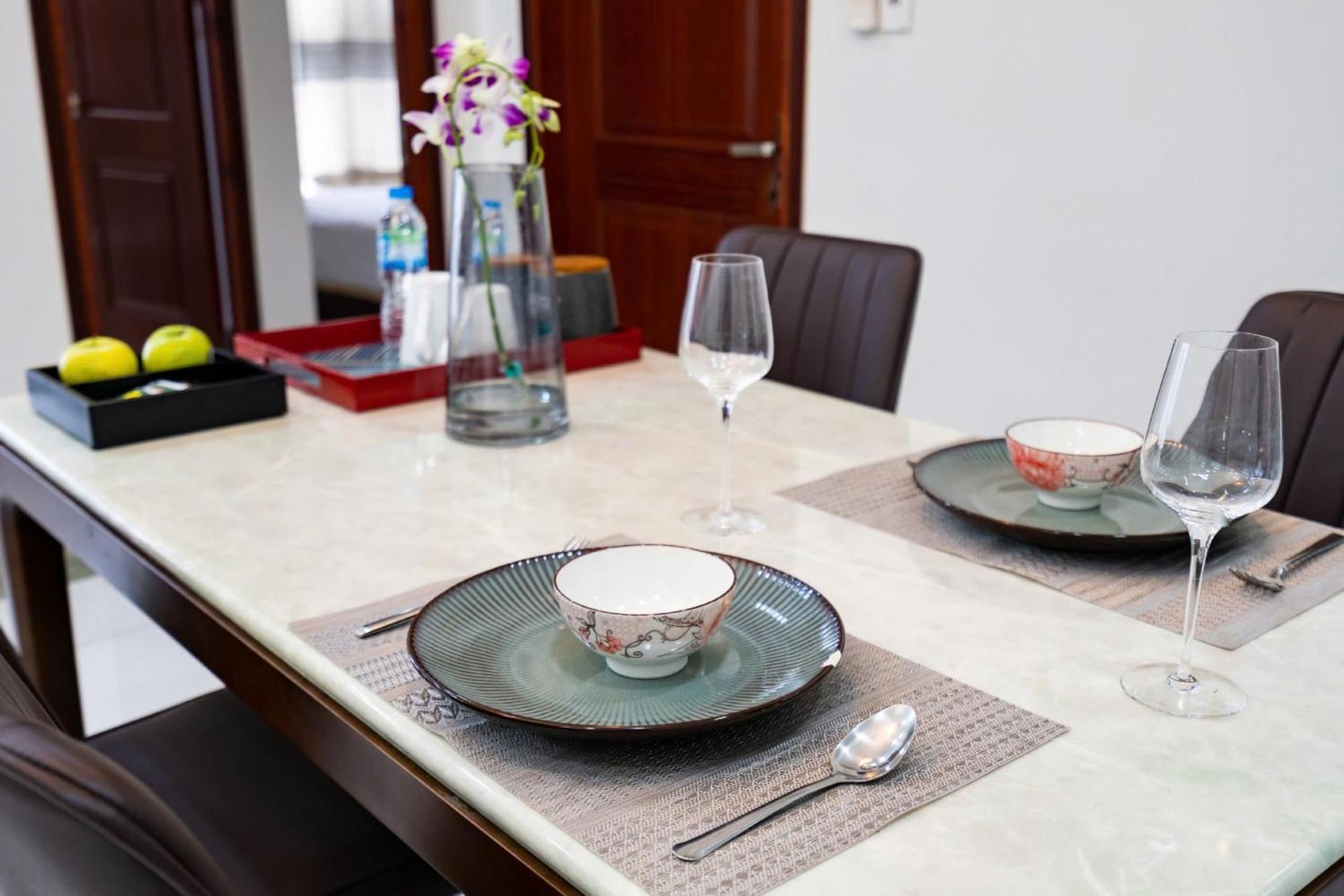 Cozy 3-br In The Center Of District 7 Apartment *