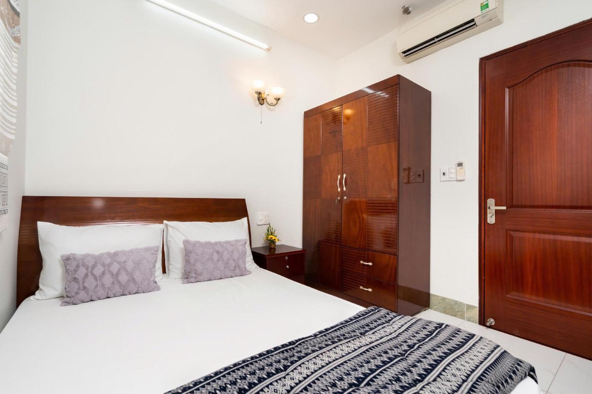 Cozy 3-br In The Center Of District 7 Apartment *