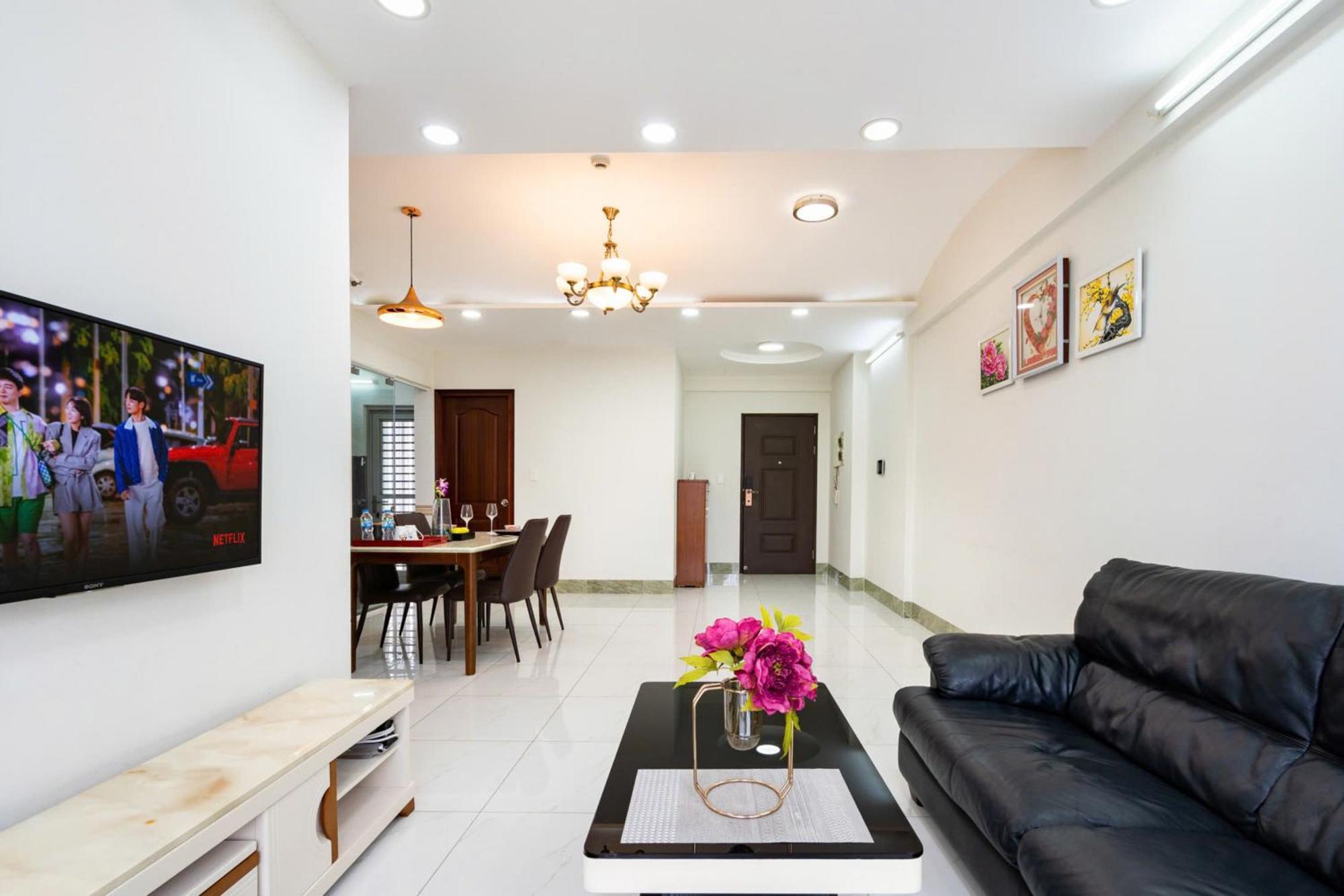 Cozy 3-br In The Center Of District 7 *