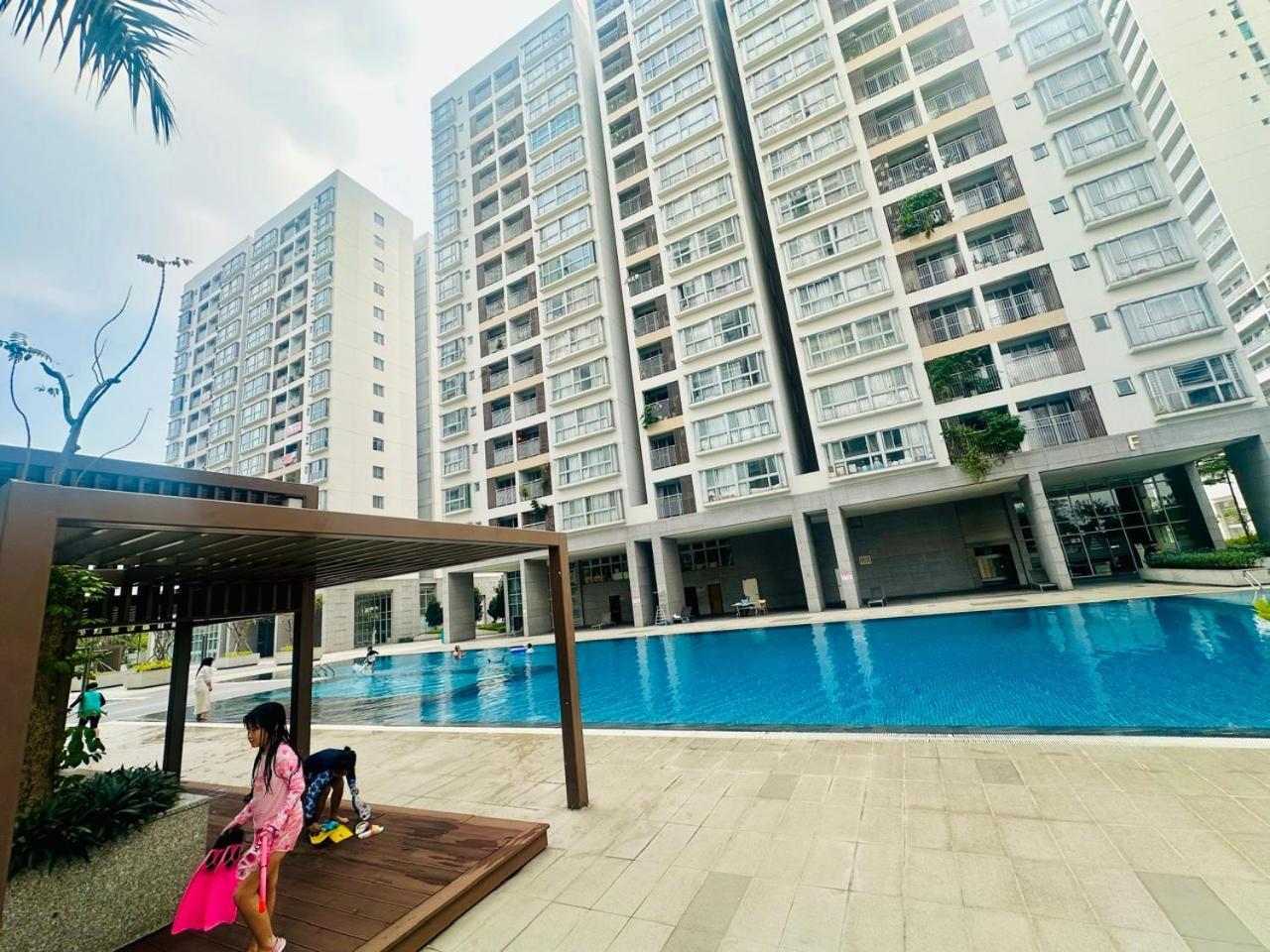 Scenic Valley 1 * Ho Chi Minh City