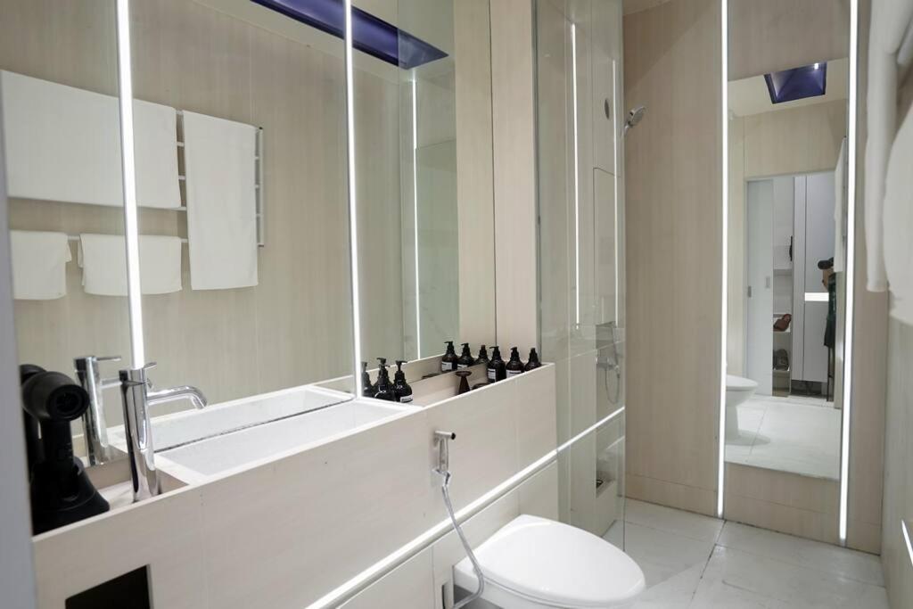 Apartment Song Cham Thu Gian Giua Quan 1 Ho Chi Minh City