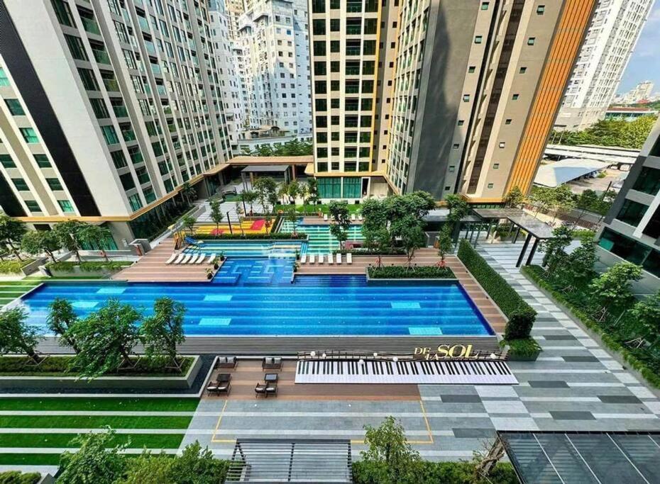 2 Bedroom Minimal Luxury Apartment