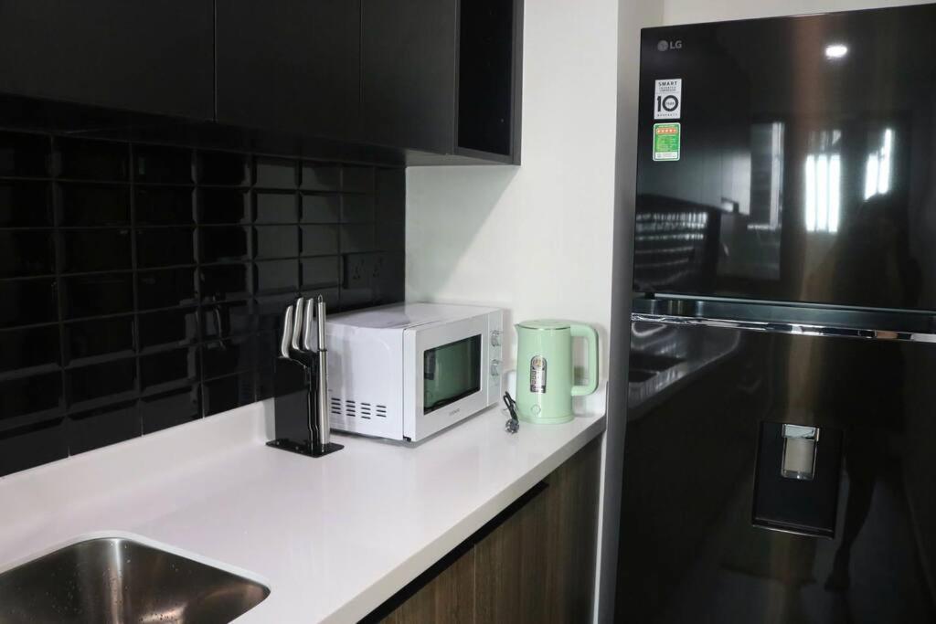 2 Bedroom Minimal Luxury Apartment