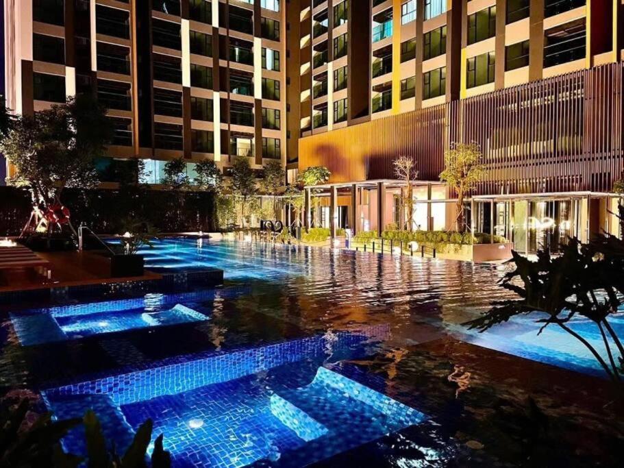 2 Bedroom Minimal Luxury Apartment Ho Chi Minh City