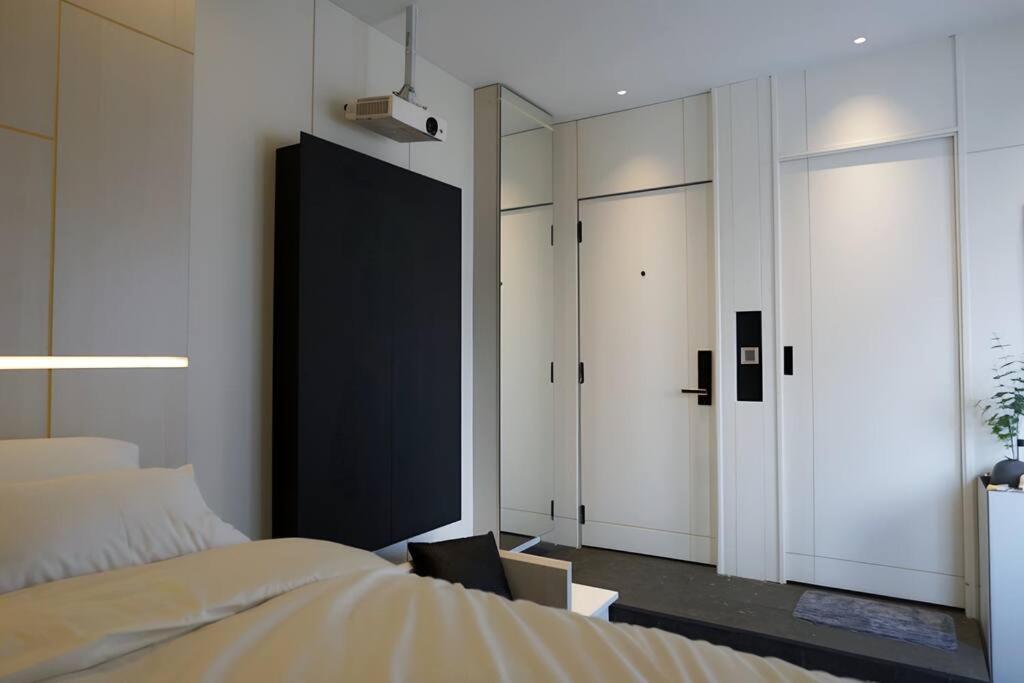 Compact Lifestyle District 1