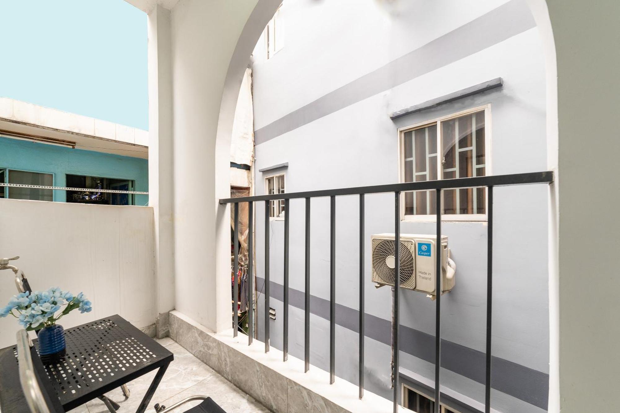 Super Cheap - Balcony & Netflix - Bui Vien *