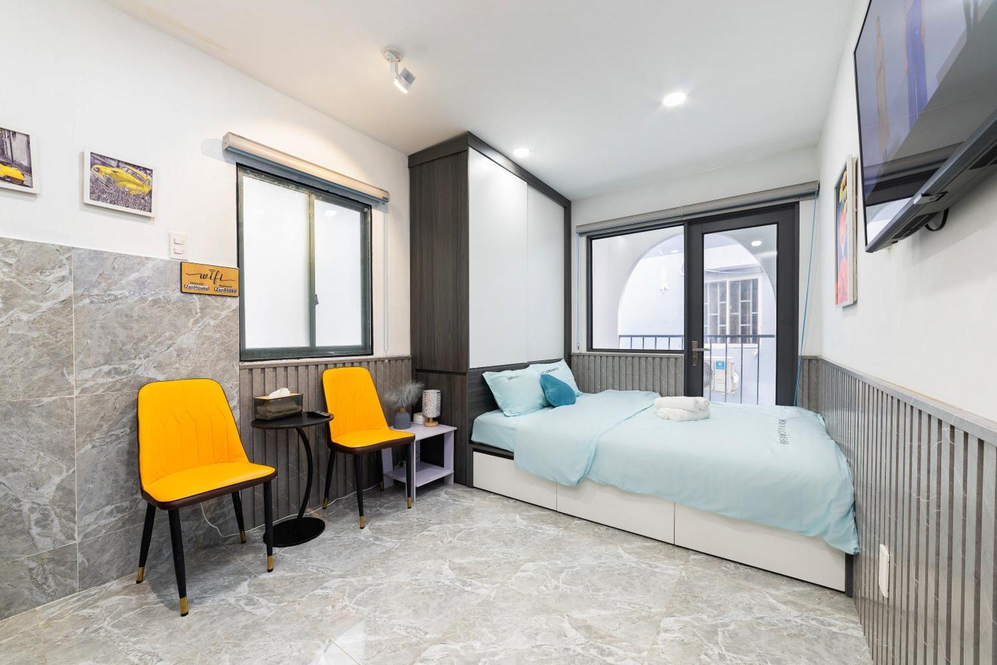 Super Cheap - Balcony & Netflix - Bui Vien Homestay *