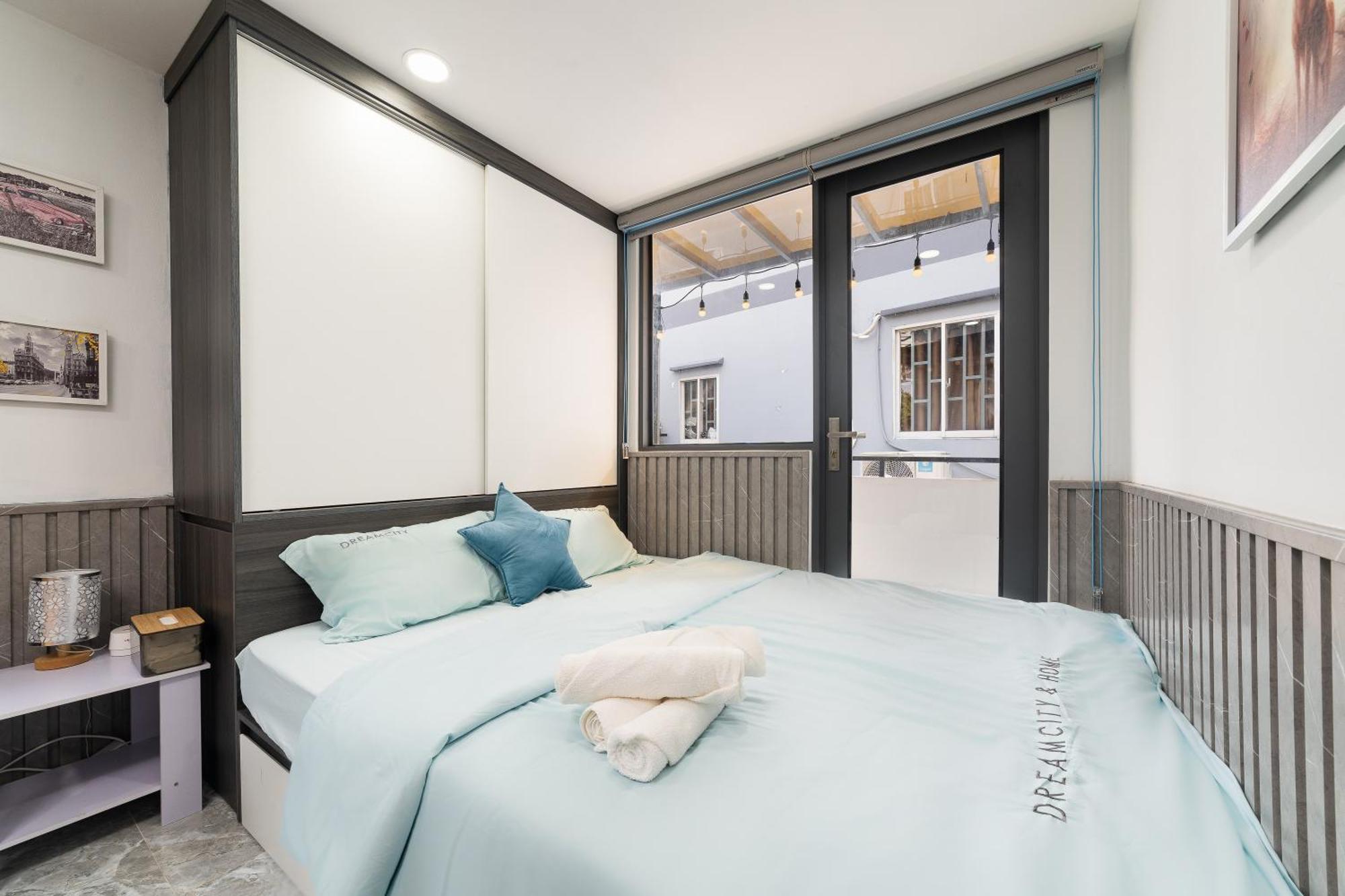 Super Cheap - Balcony & Netflix - Bui Vien Homestay Ho Chi Minh City