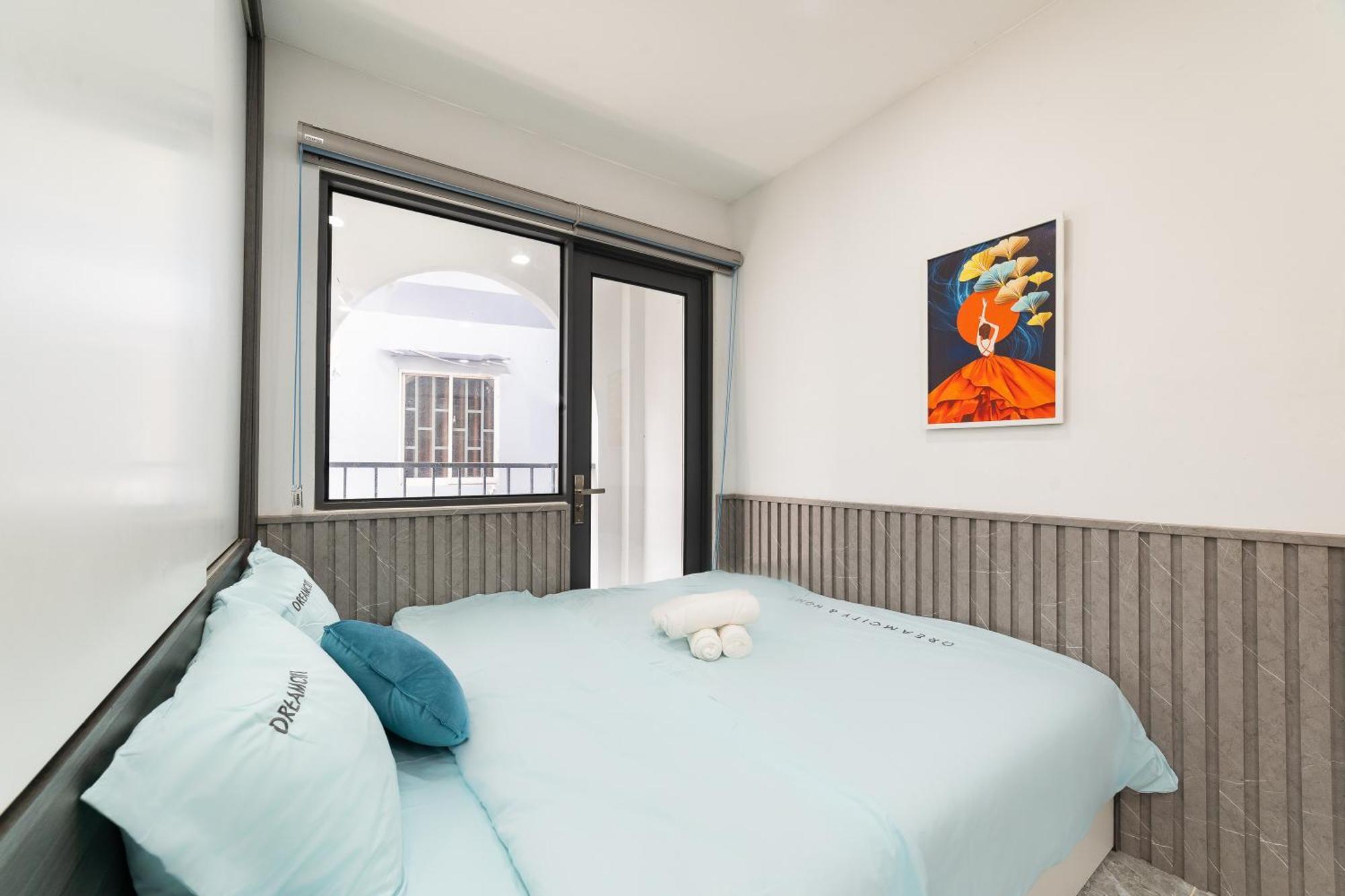 Super Cheap - Balcony & Netflix - Bui Vien *