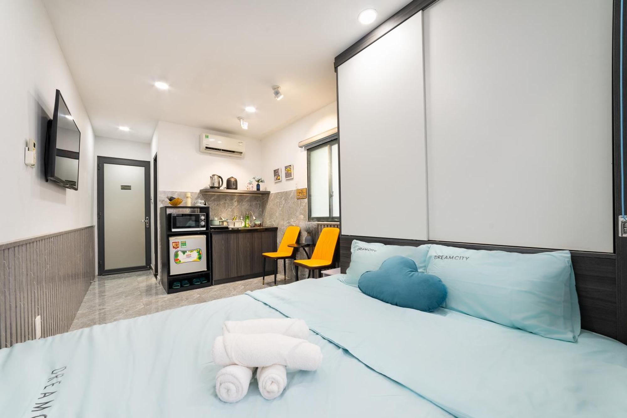 Super Cheap - Balcony & Netflix - Bui Vien * Ho Chi Minh City