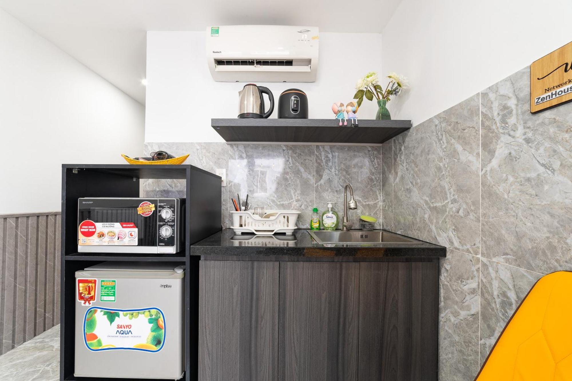 Super Cheap - Balcony & Netflix - Bui Vien