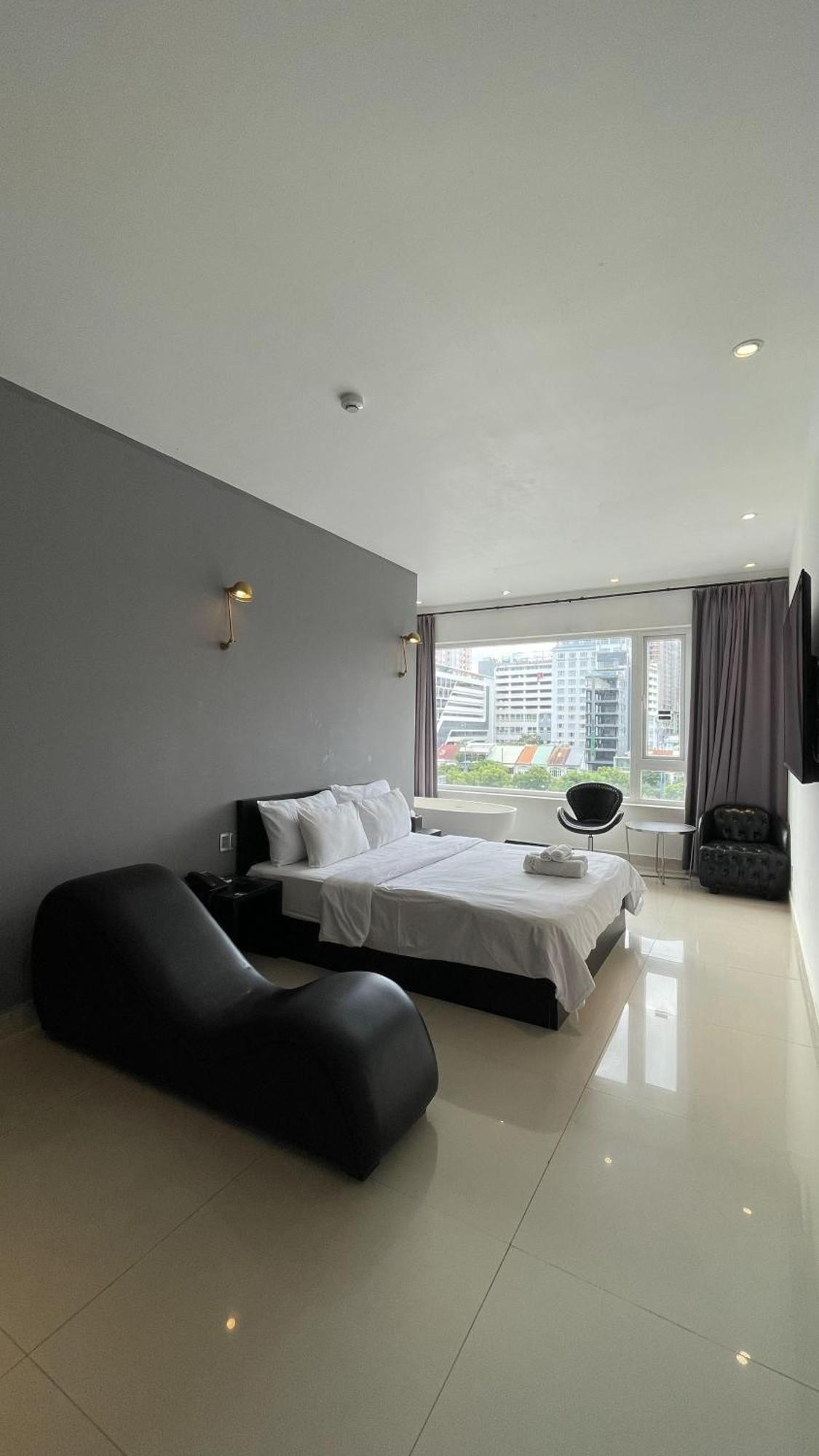 A In Riverside Hotel