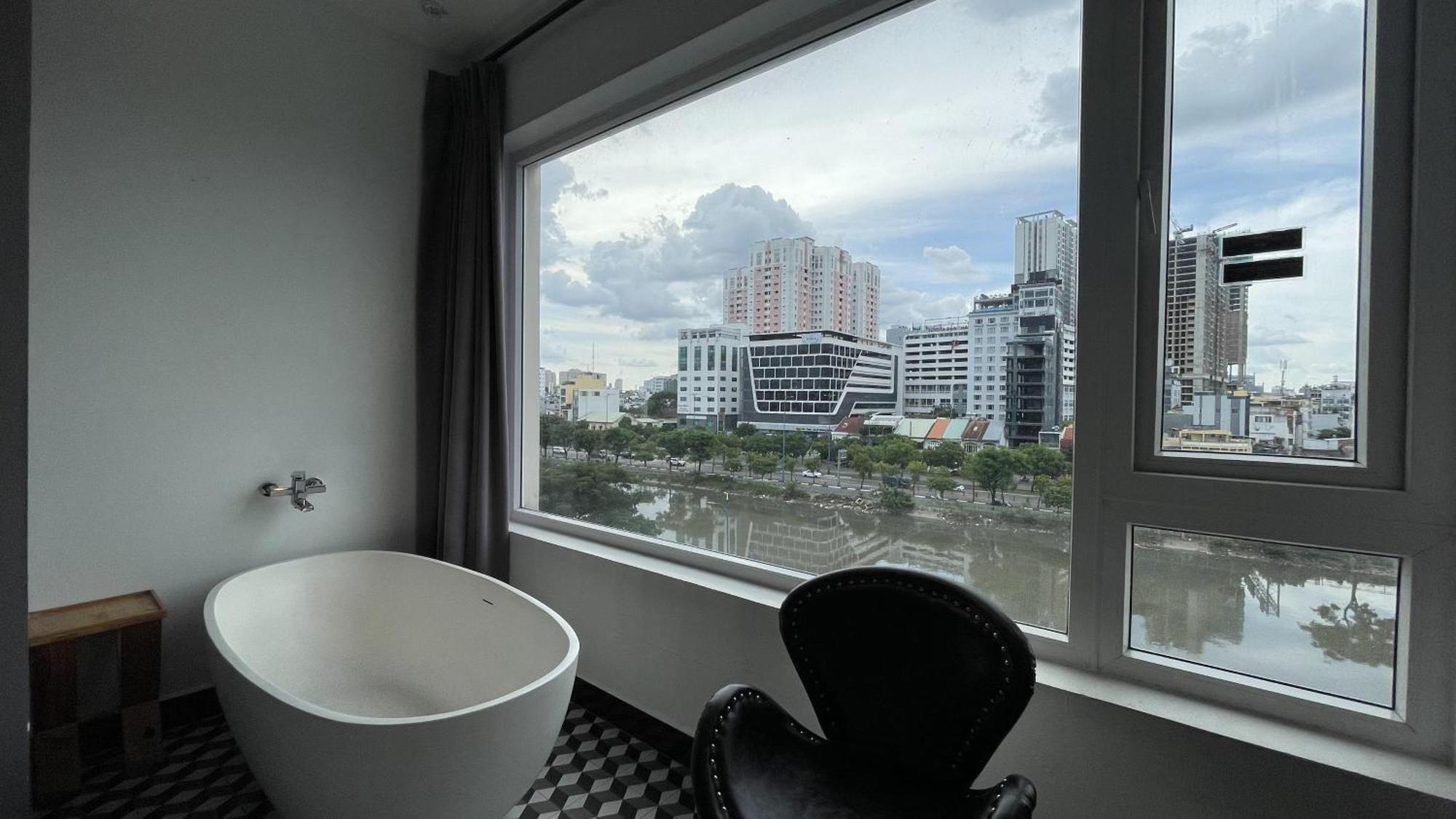 Hotel A In Riverside 2*