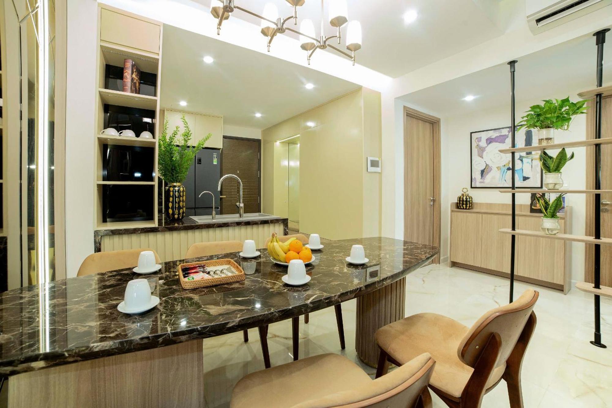 Aris Soho Balcony Saigon District 1