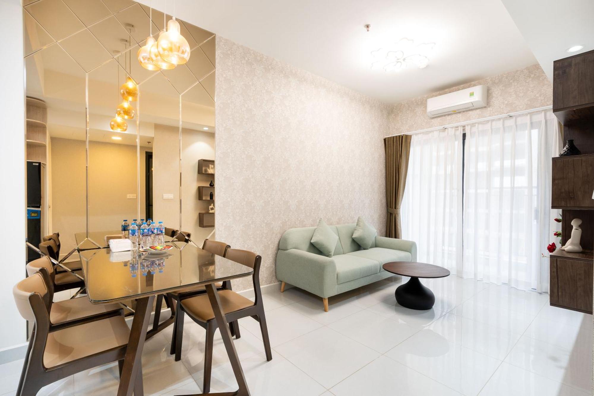 Aris Soho Balcony Saigon District 1