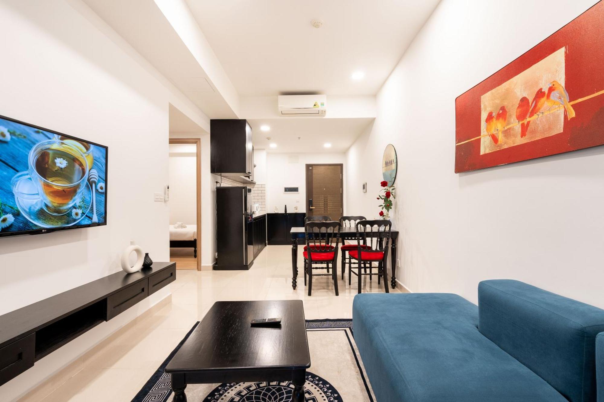 Aris Soho Balcony Saigon District 1 Apartment *