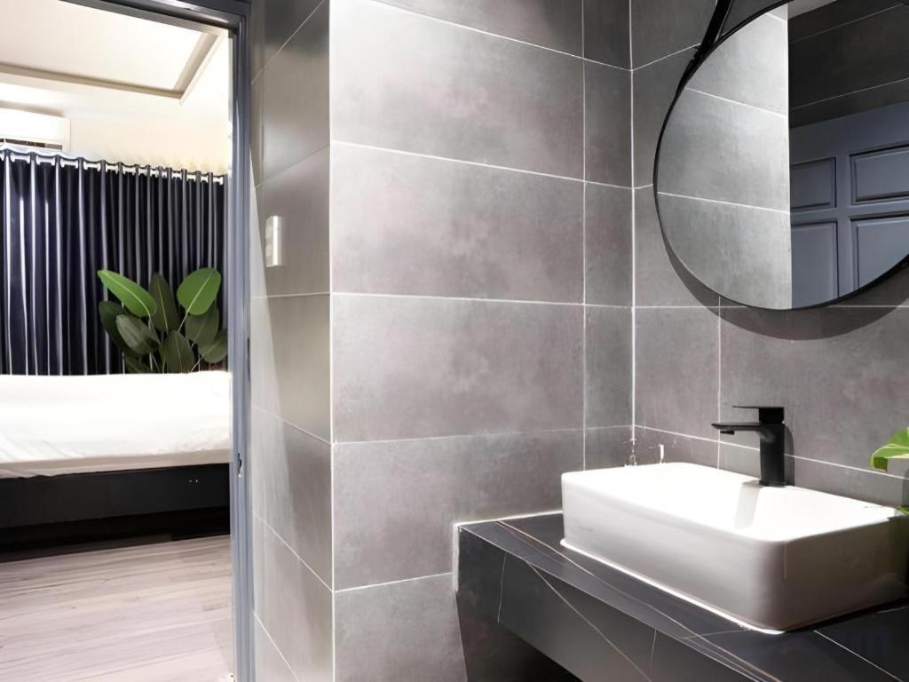 Khách sạn La Phan Huy Ich 3*