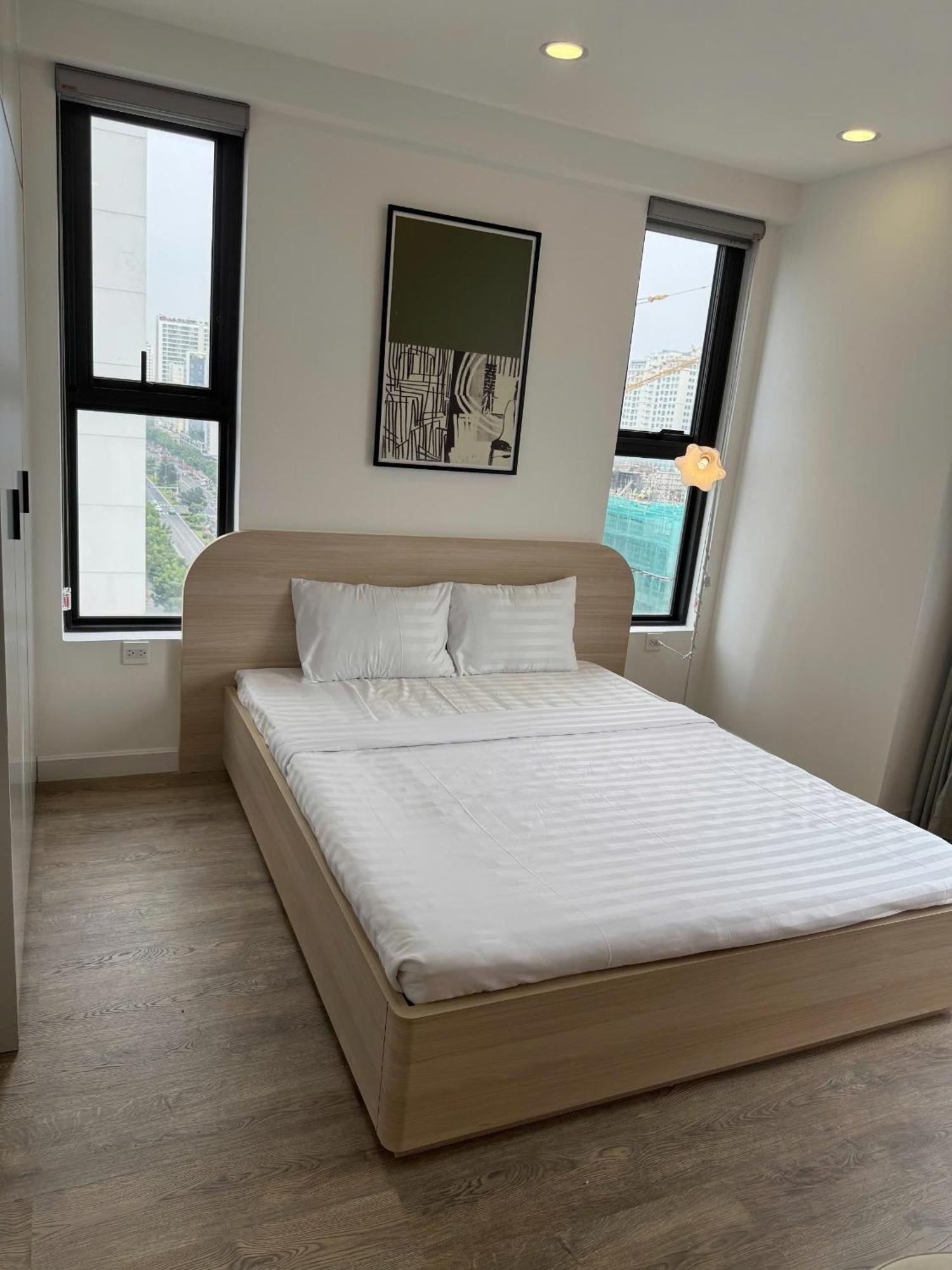 Hung Phuc Premier - Near Secc - 3 Br Apartment *