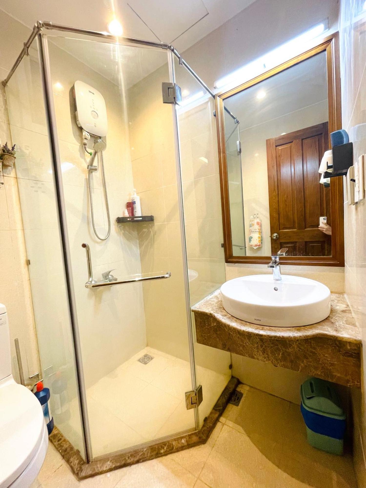 Ho Sky Center Cach San Bay 5p Apartment *