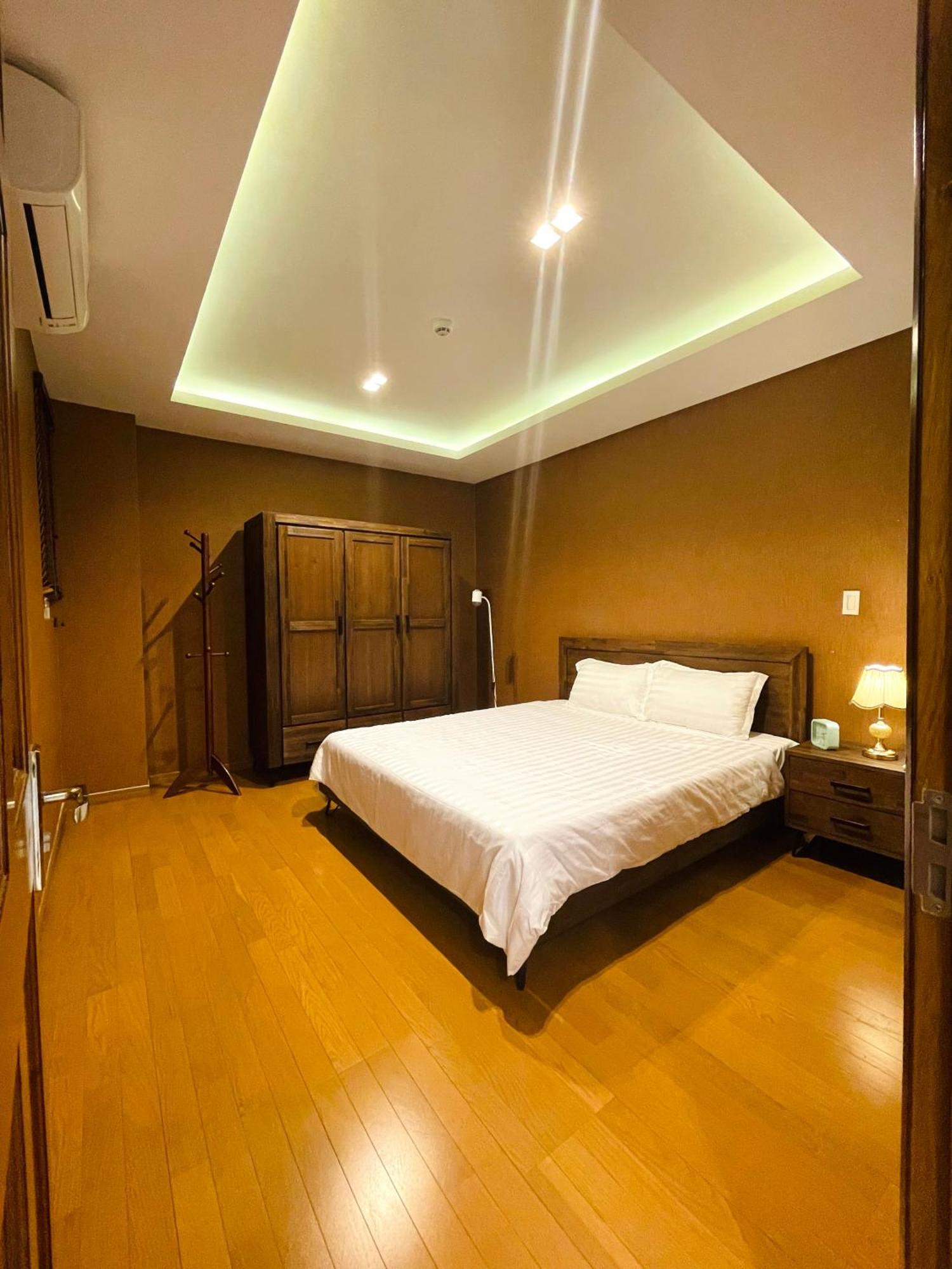 Ho Sky Center Cach San Bay 5p Apartment *