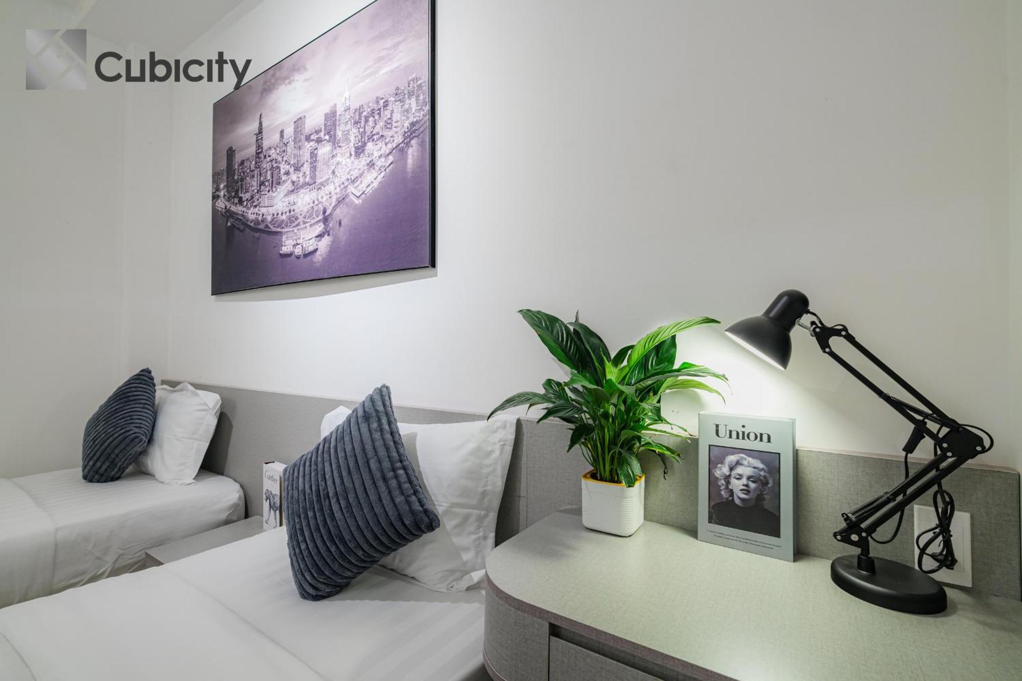 Cubicity De Tham Hotel