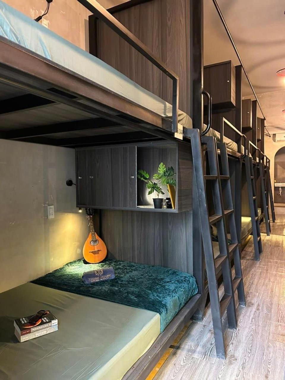 Tzone's - Quiet Place * Ho Chi Minh City