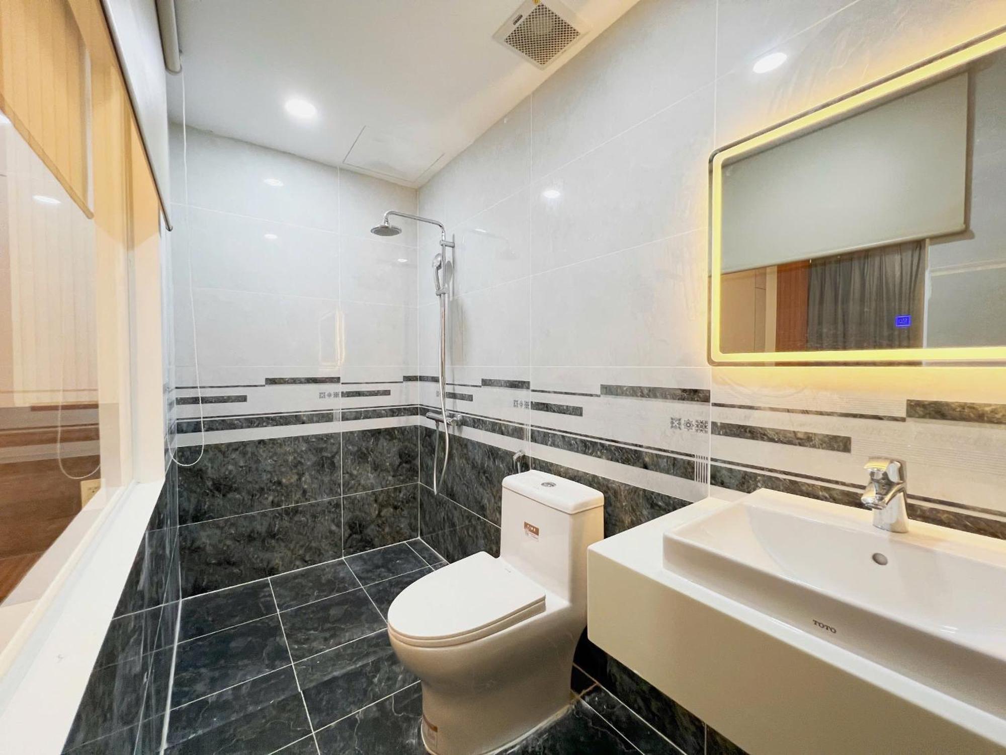 Hotel K&t San Bay Tsn-150m Tu Nha Ga T3 Ho Chi Minh City