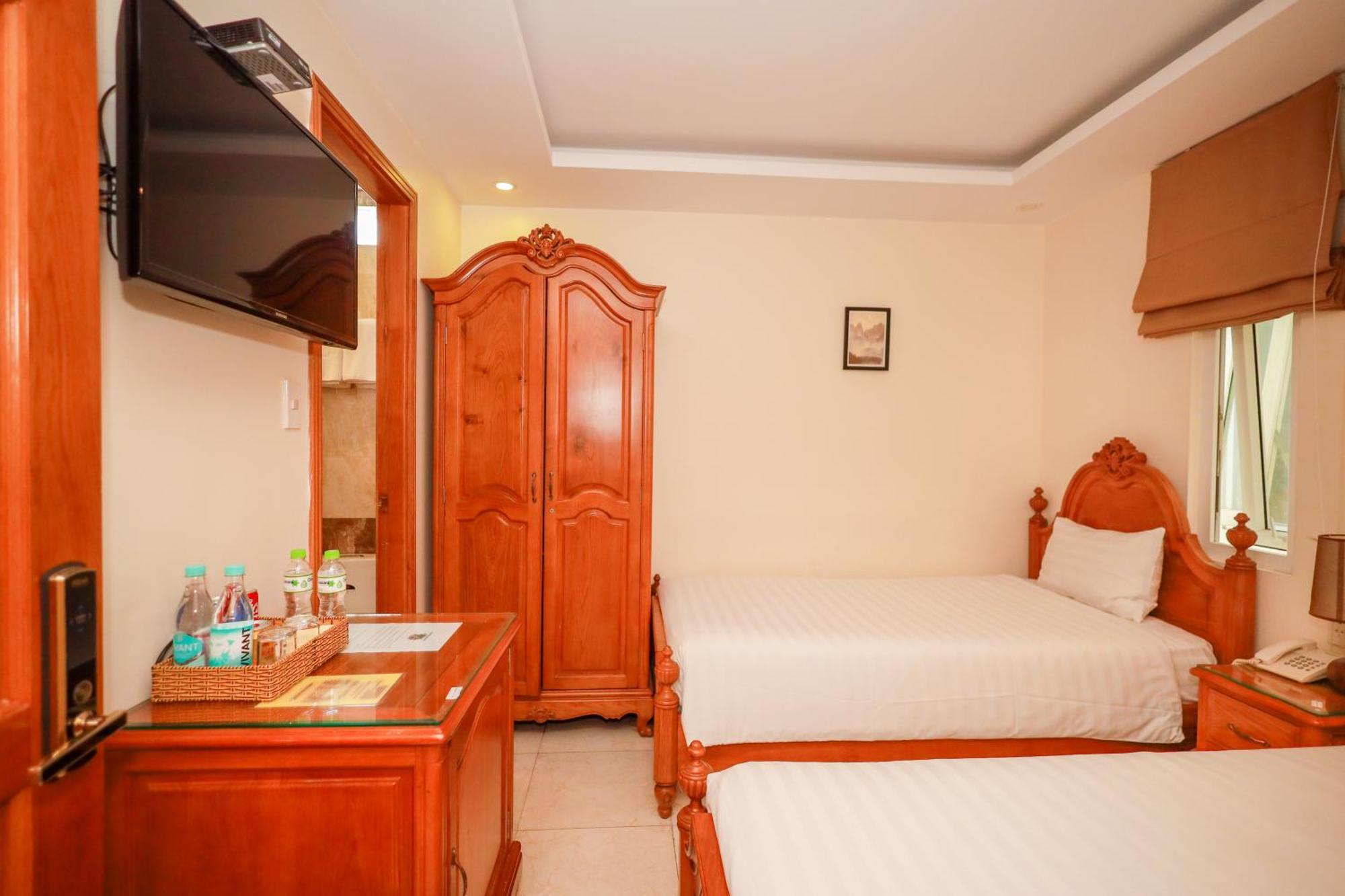 Sazi Erato Airport Hotel Hotel