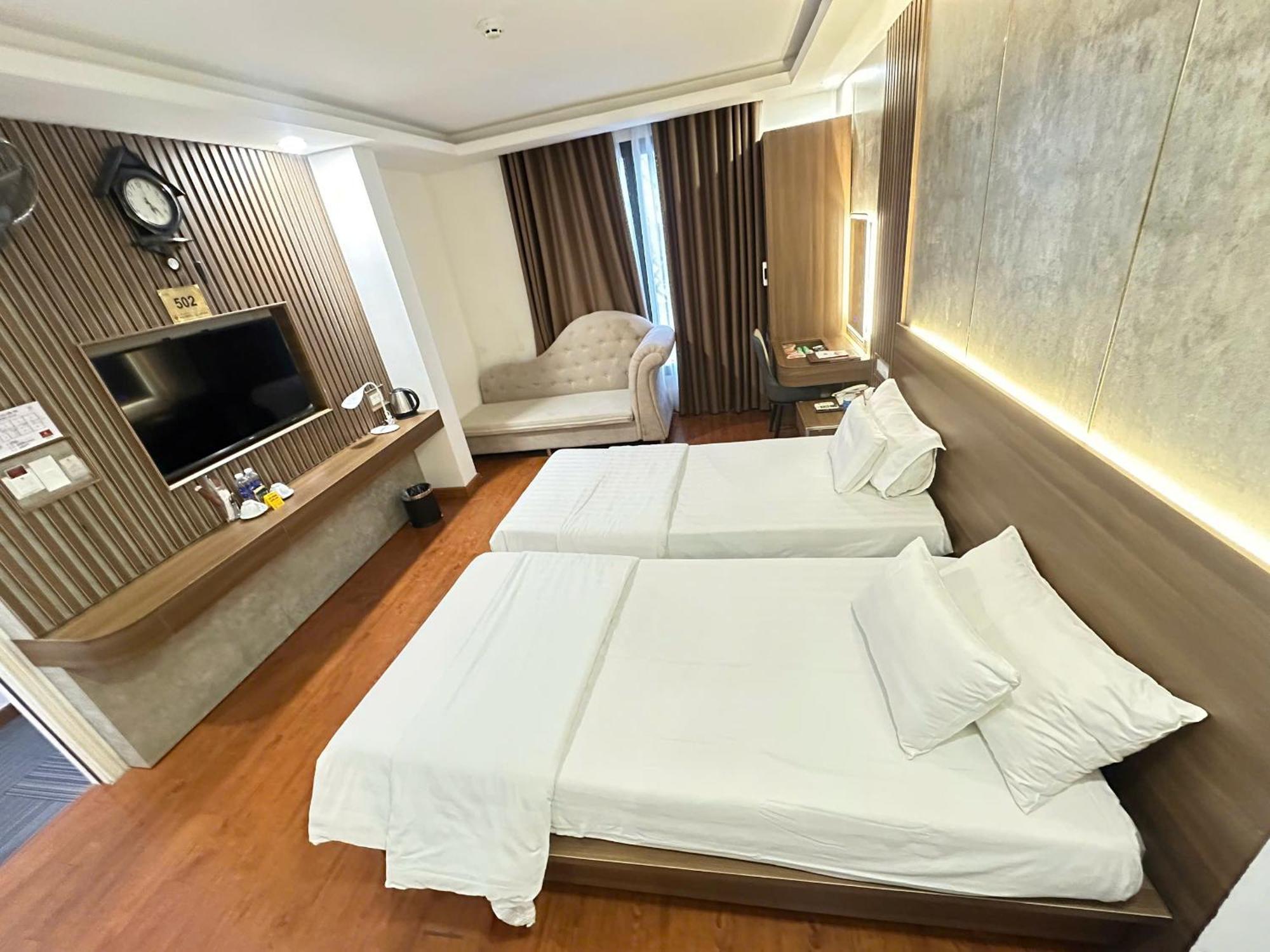 A25 - 274 De Tham Hotel *