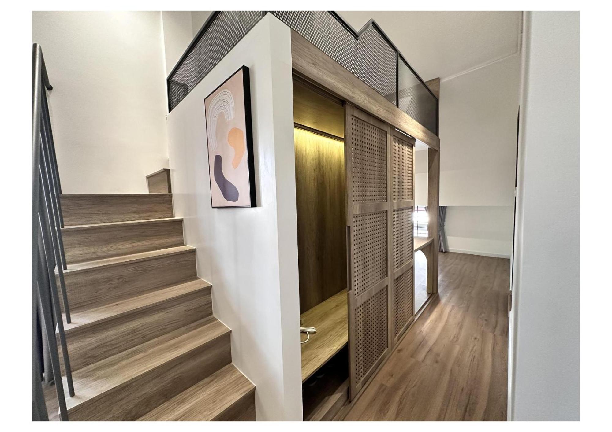 Kin Wander Tan Phong, The Moonage Aparthotel