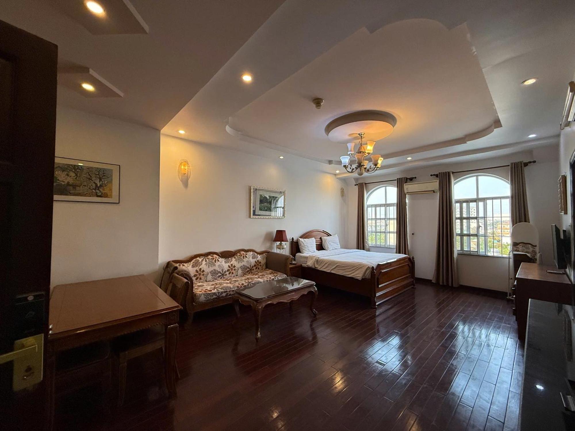 Khách sạn hẻo lánh Hoa Phat & 3*