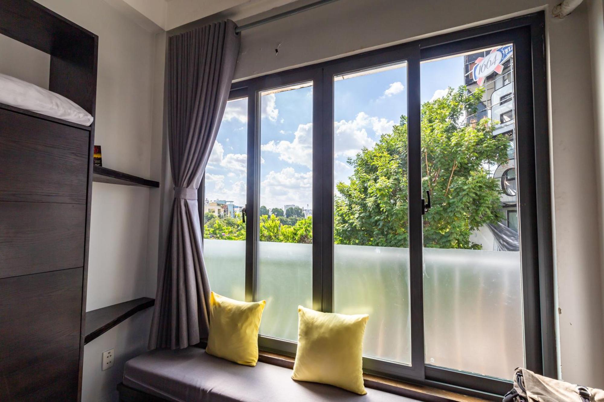 Cozy Riverview Of Livinginn Apartment