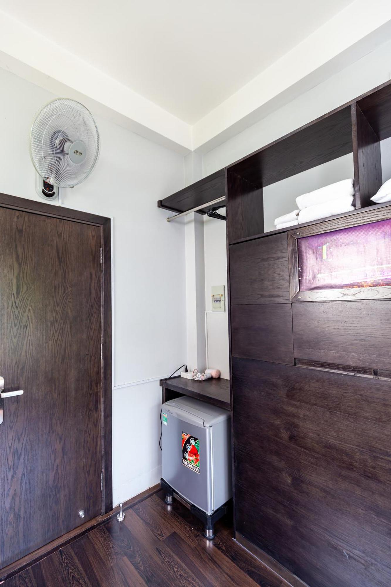 Cozy Riverview Of Livinginn Apartment *